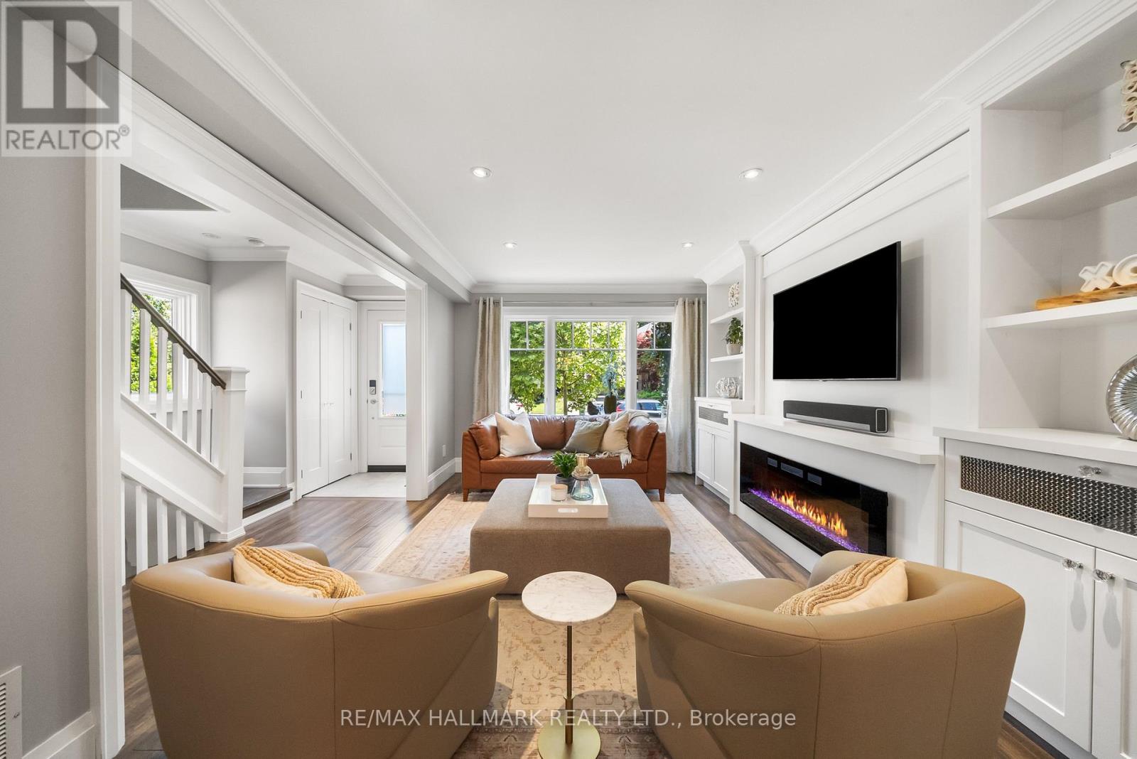 214 Divadale Drive, Toronto, Ontario  M4G 2P7 - Photo 6 - C13546256