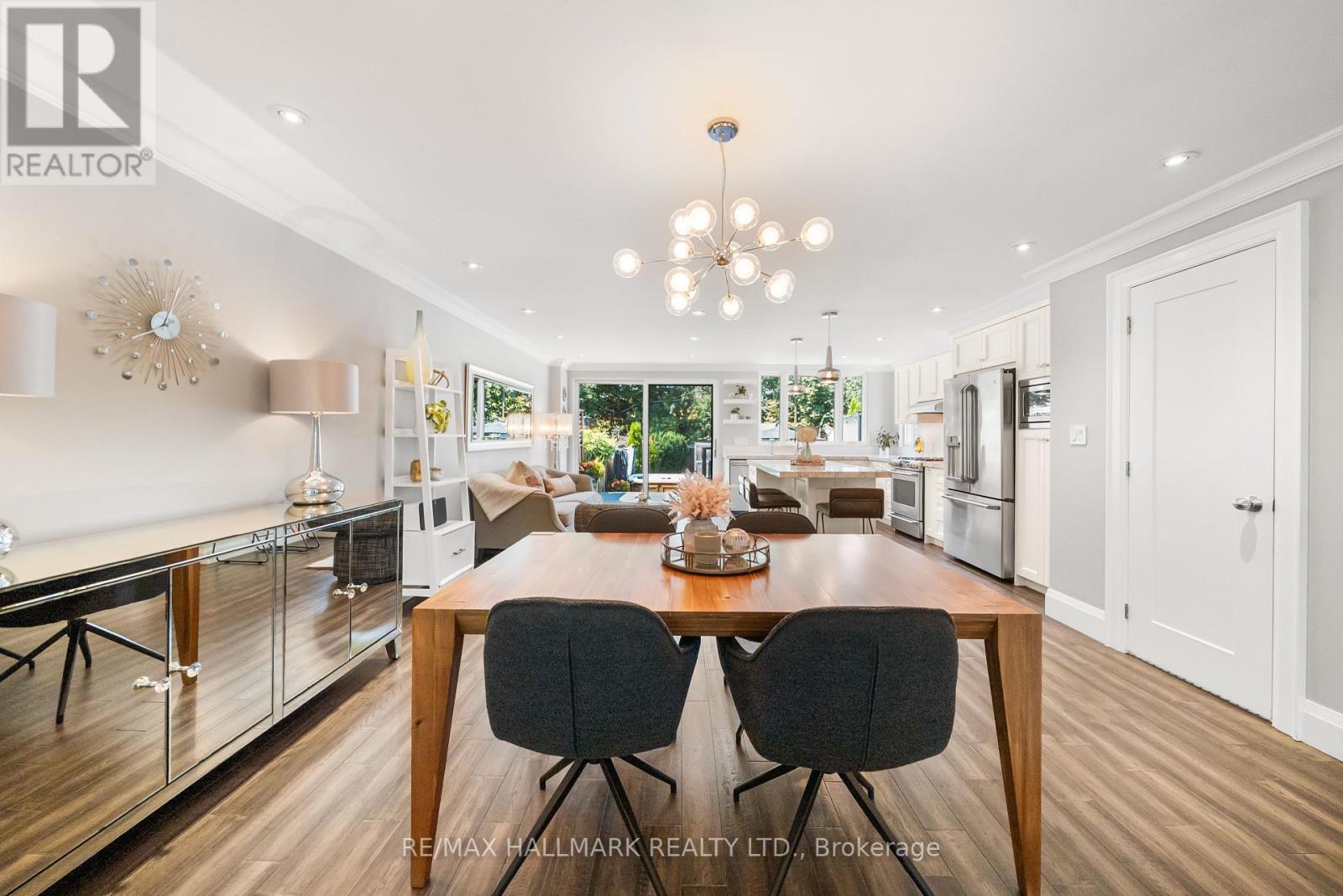 214 Divadale Drive, Toronto, Ontario  M4G 2P7 - Photo 8 - C13546256