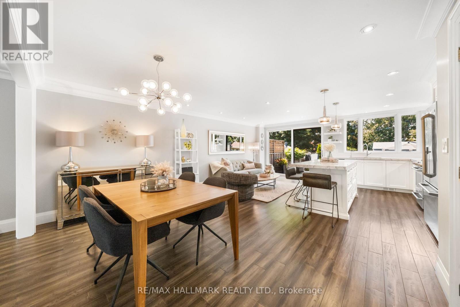 214 Divadale Drive, Toronto, Ontario  M4G 2P7 - Photo 9 - C13546256