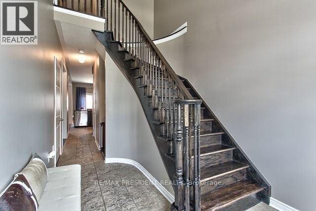2361 Baronwood Drive, Oakville, Ontario  L6M 0J8 - Photo 12 - W13546252