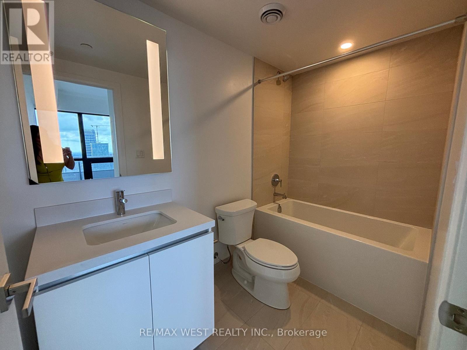 5805 Lph - 4015 The Exchange, Mississauga, Ontario  L5B 0N9 - Photo 15 - W13435024