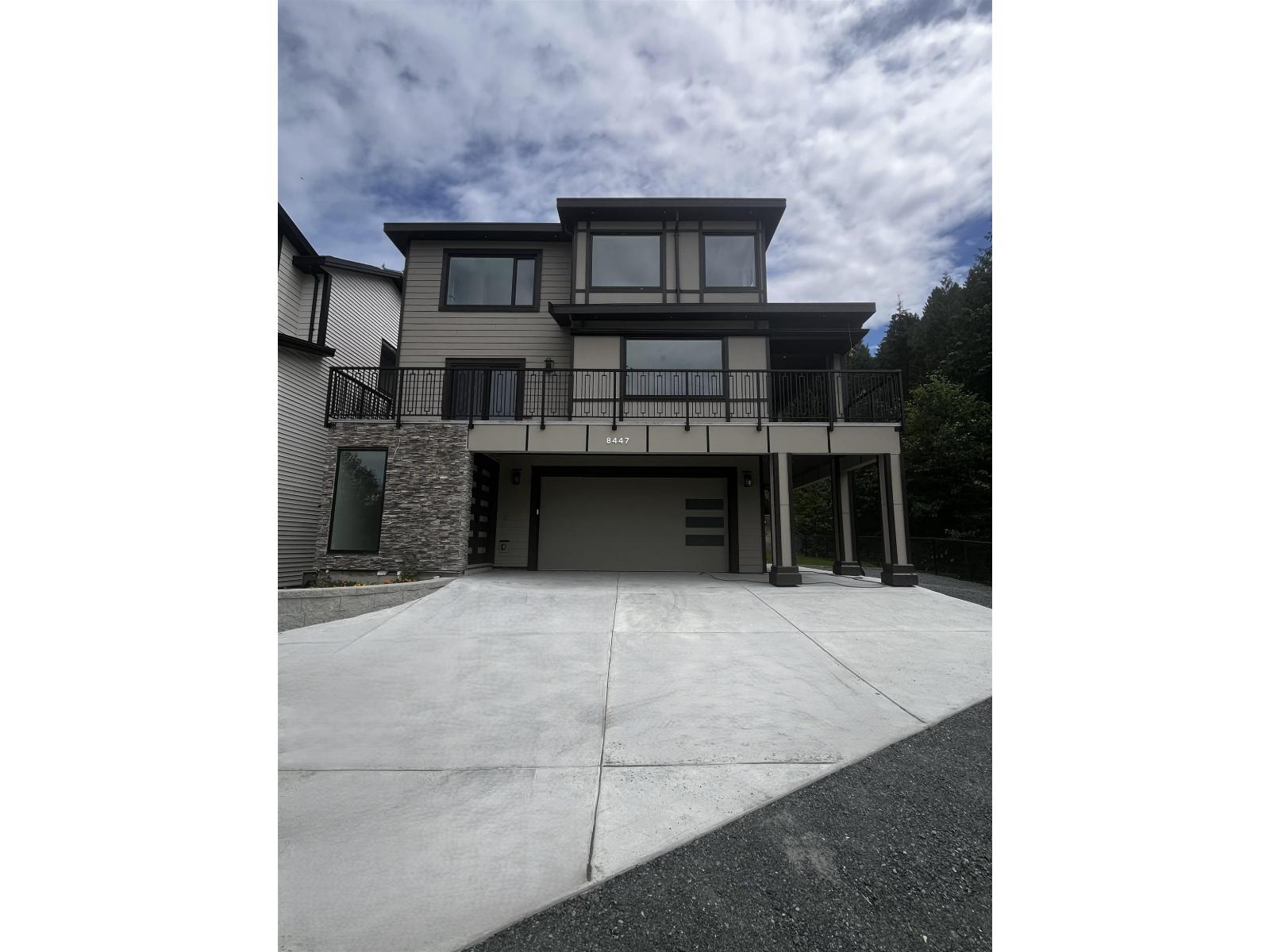 8447 FOREST GATE DRIVE|Eastern Hillsides