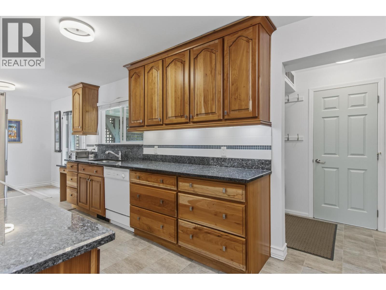 40356 Hood Road, Squamish, British Columbia  V0N 1T0 - Photo 7 - R3144376