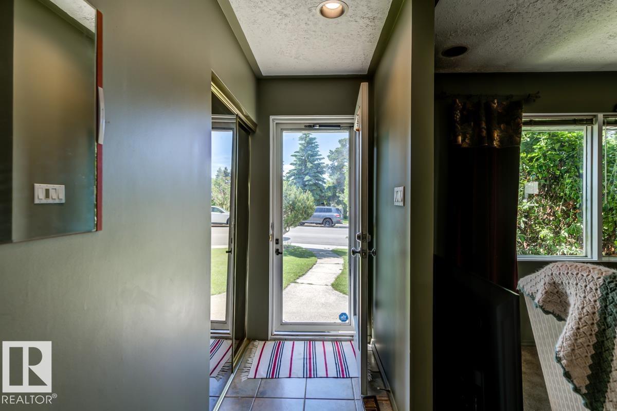 14412 85 Ave NW, Edmonton, Alberta  T5R 3Z3 - Photo 8 - E4498023