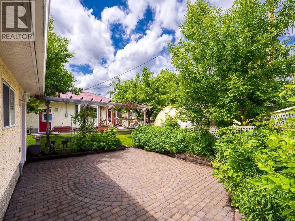 1916 Grand Oaks Drive SW, Calgary, Alberta  T3E 4A7 - Photo 32 - A2323417