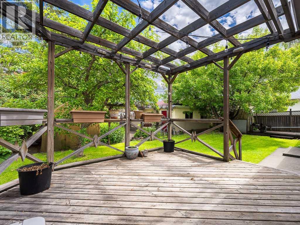 1916 Grand Oaks Drive SW, Calgary, Alberta  T3E 4A7 - Photo 28 - A2323417
