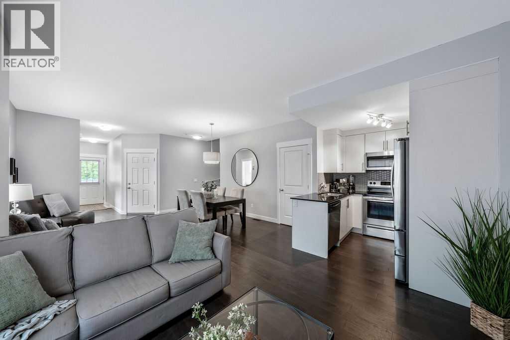 22 West Coach Manor SW, Calgary, Alberta  T3H 1R7 - Photo 3 - A2325238