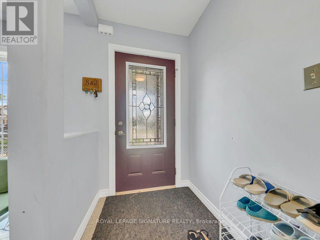 31 Ingram Drive, Guelph, Ontario  N1E 0B1 - Photo 3 - X13546324