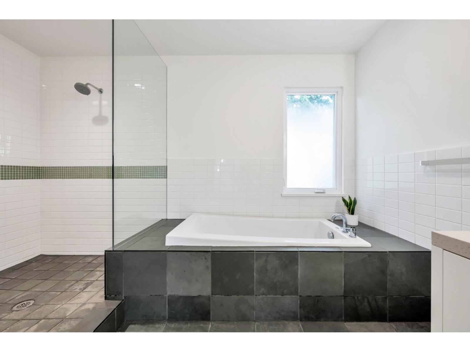 13038 14a Avenue, Surrey, British Columbia  V4A 1J1 - Photo 29 - R3144813