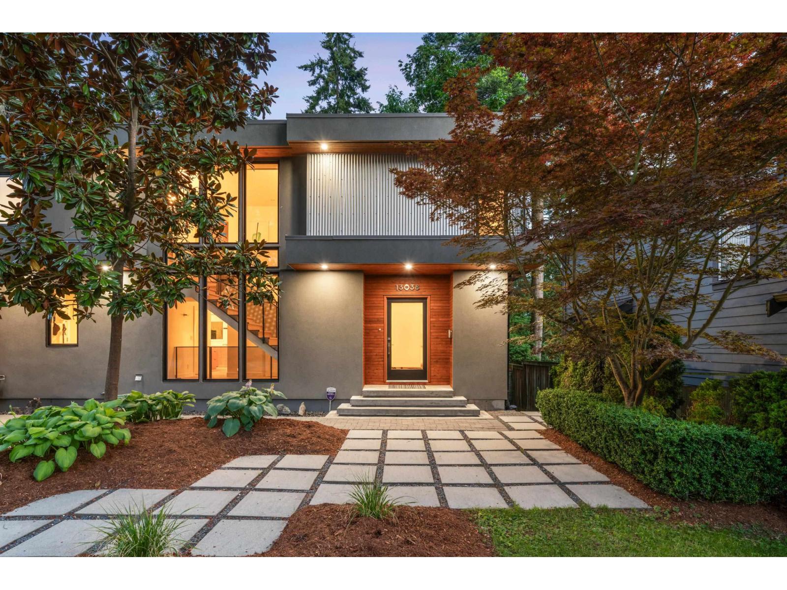 13038 14a Avenue, Surrey, British Columbia  V4A 1J1 - Photo 2 - R3144813