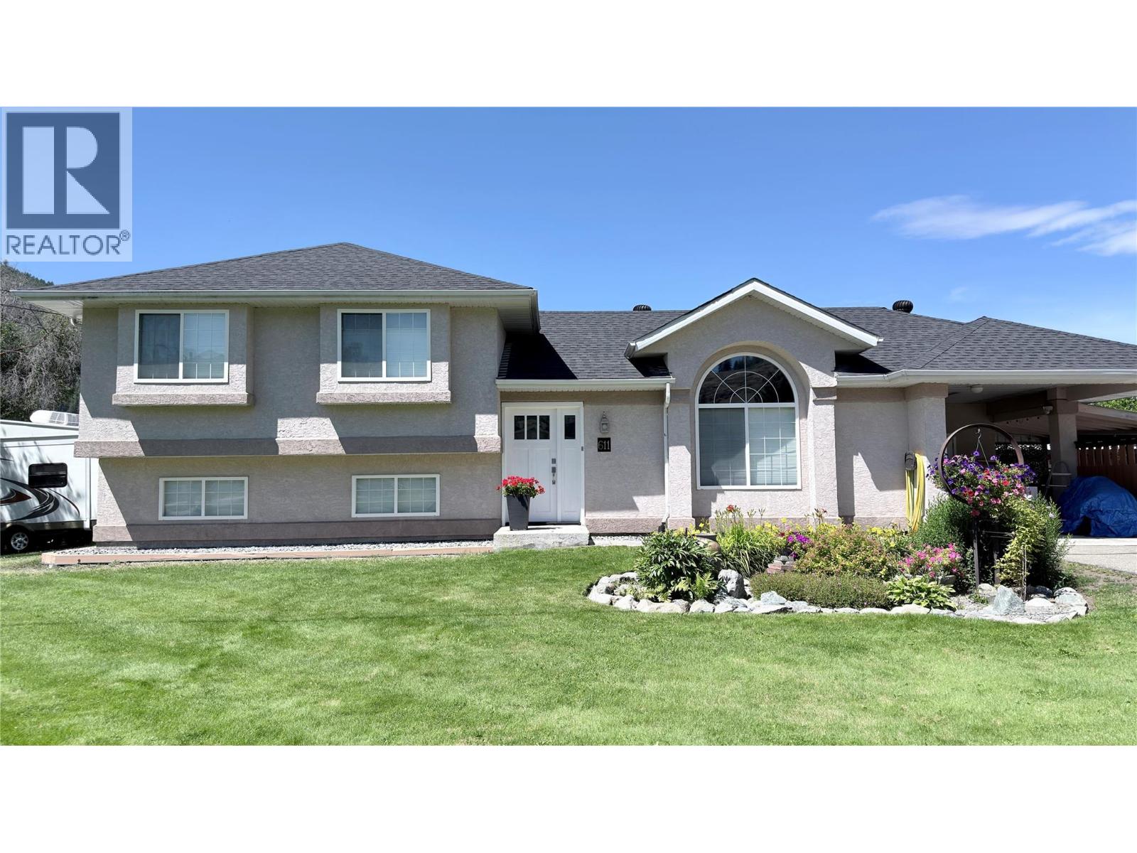 611 Gertrude Street, Midway, British Columbia  V0H 1M0 - Photo 3 - 10379901
