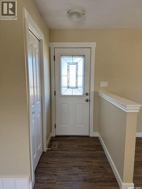 30 Shore Bay, Regina, Saskatchewan  S4R 7H6 - Photo 4 - SK042123