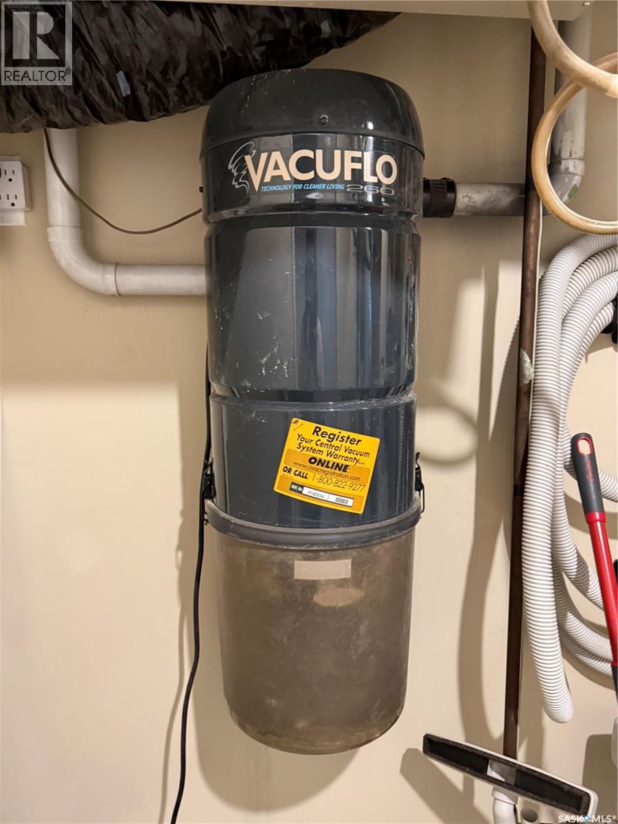 11 Reid Crescent, Outlook, Saskatchewan  S0L 2N0 - Photo 45 - SK042058