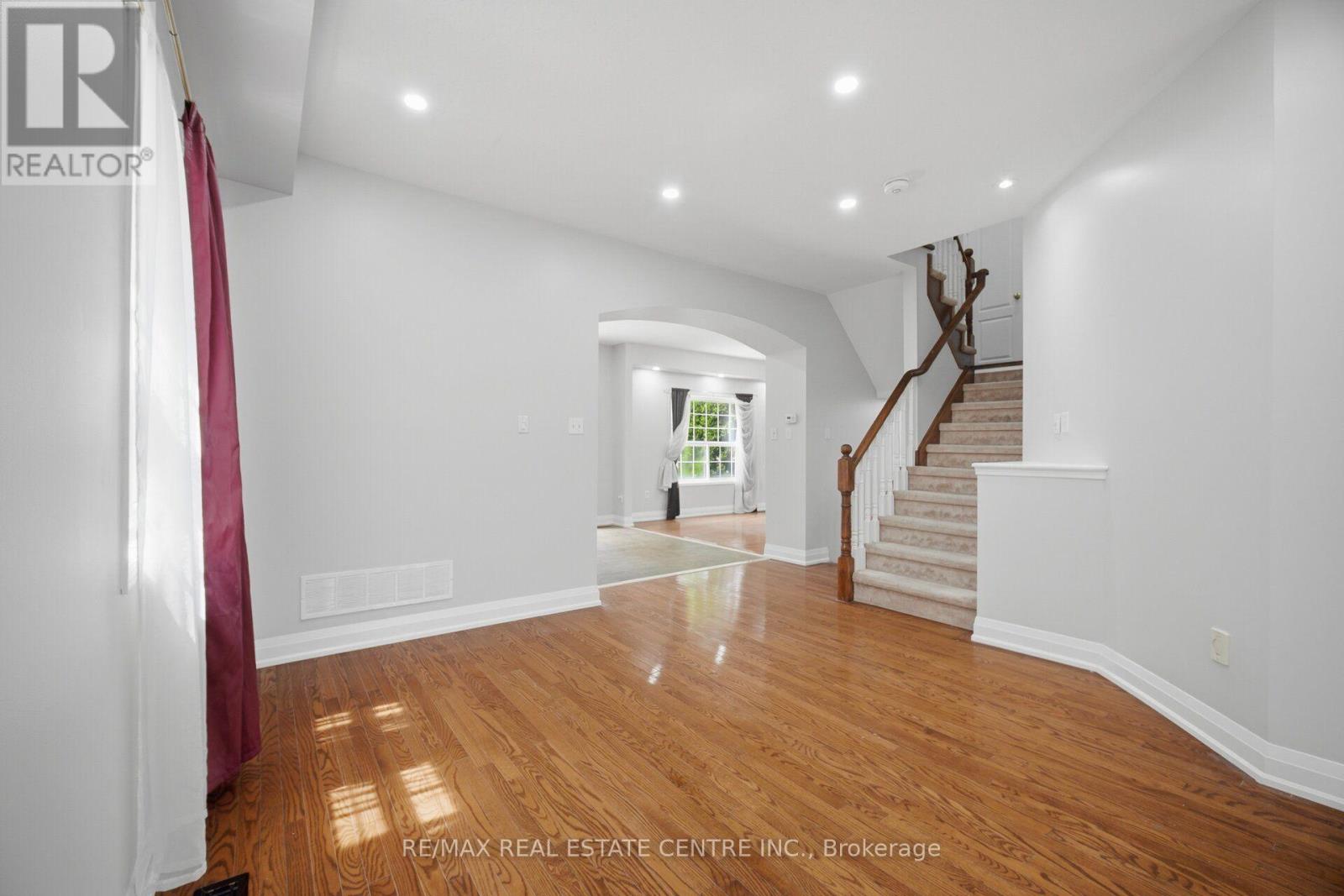 Upper Level - 3857 Brinwood Gate, Mississauga, Ontario  L5M 7H3 - Photo 11 - W13544868