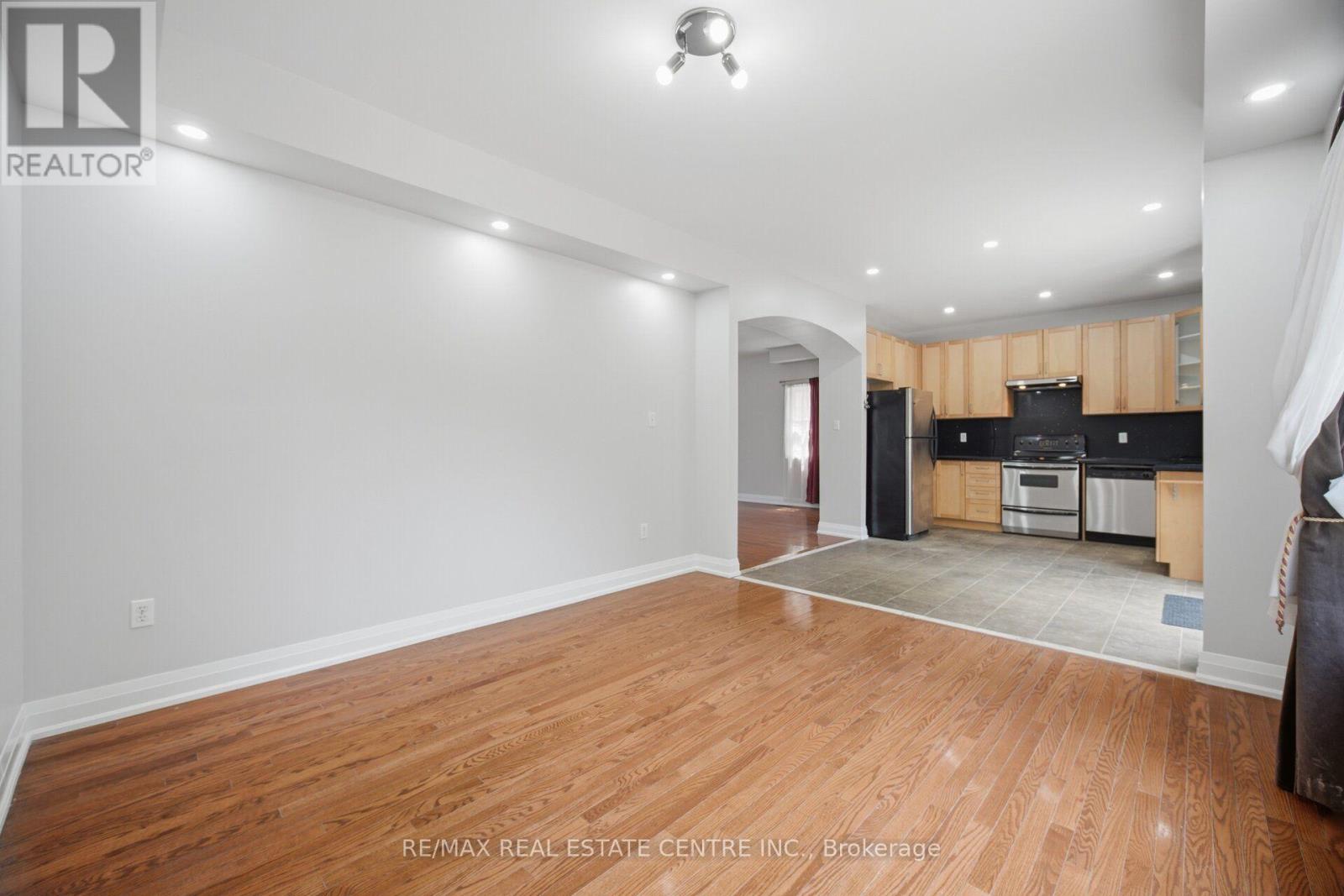 Upper Level - 3857 Brinwood Gate, Mississauga, Ontario  L5M 7H3 - Photo 15 - W13544868