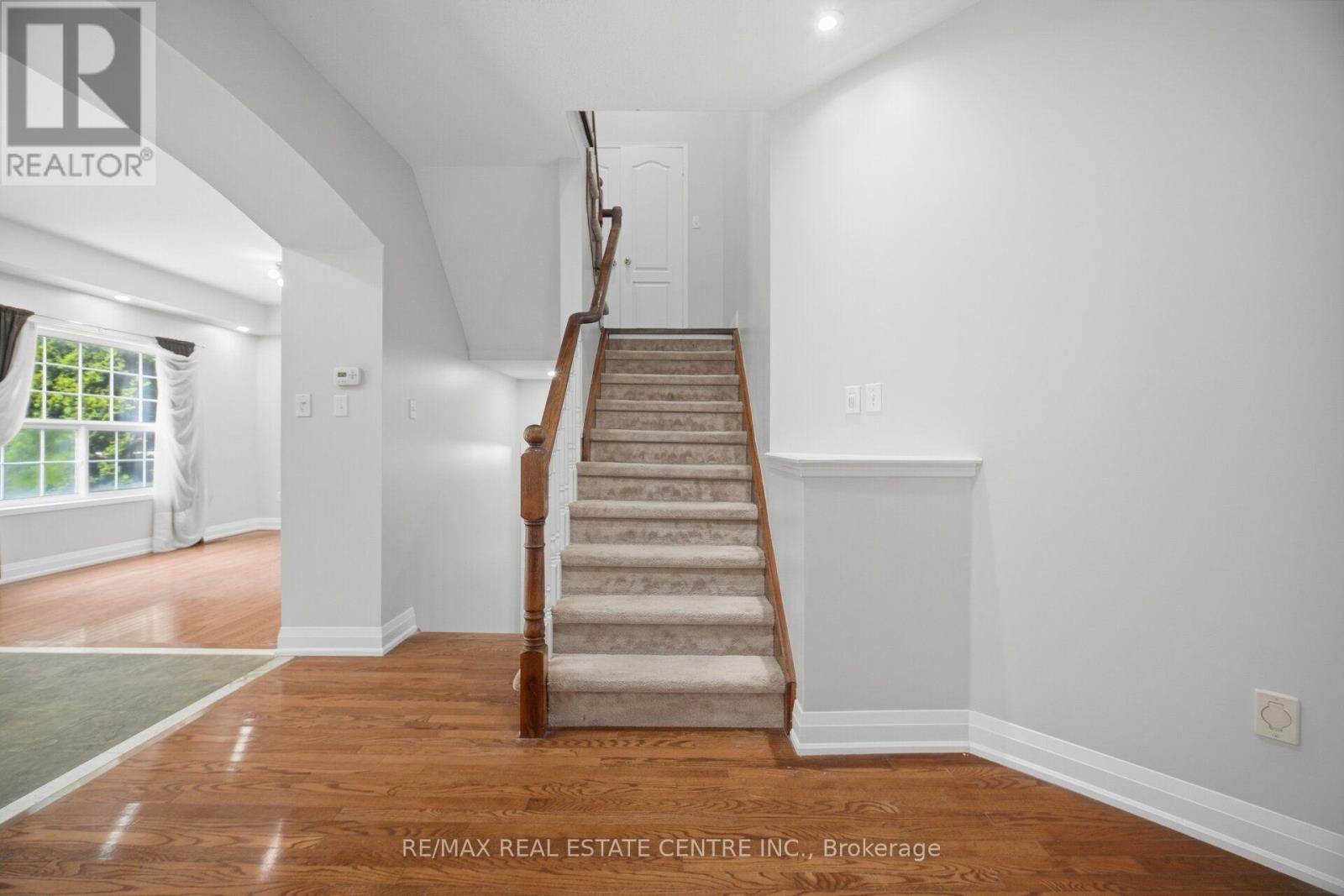 Upper Level - 3857 Brinwood Gate, Mississauga, Ontario  L5M 7H3 - Photo 19 - W13544868