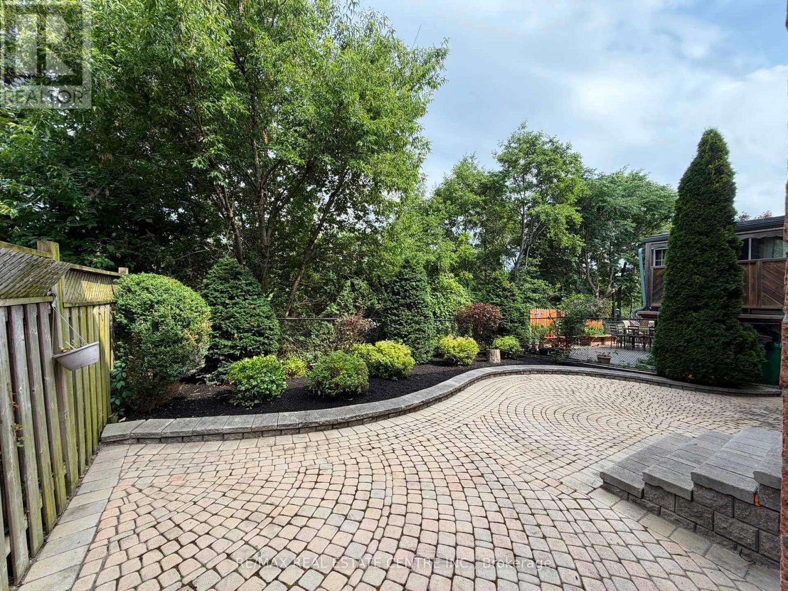 Upper Level - 3857 Brinwood Gate, Mississauga, Ontario  L5M 7H3 - Photo 32 - W13544868