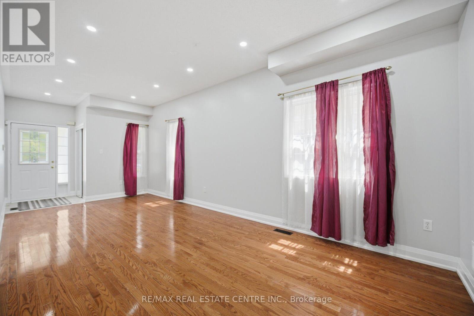 Upper Level - 3857 Brinwood Gate, Mississauga, Ontario  L5M 7H3 - Photo 9 - W13544868