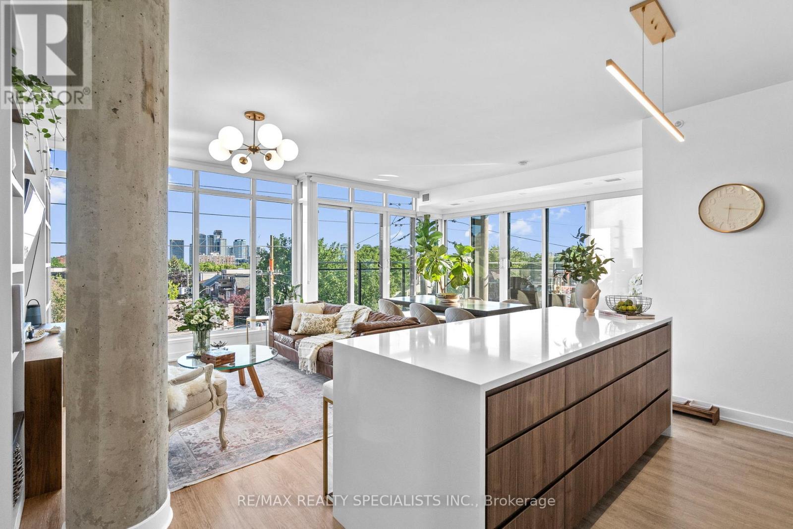 310 - 205 Manning Avenue, Toronto, Ontario  M6J 1V5 - Photo 1 - C13546342