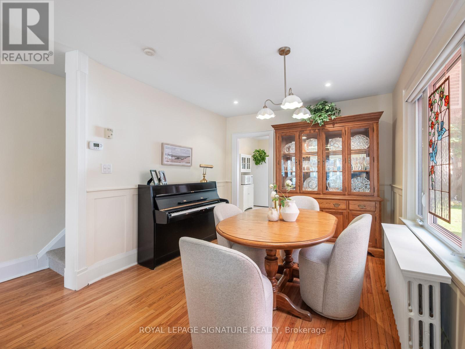 4 Kimbourne Avenue, Toronto, Ontario  M4J 4J2 - Photo 10 - E13546408
