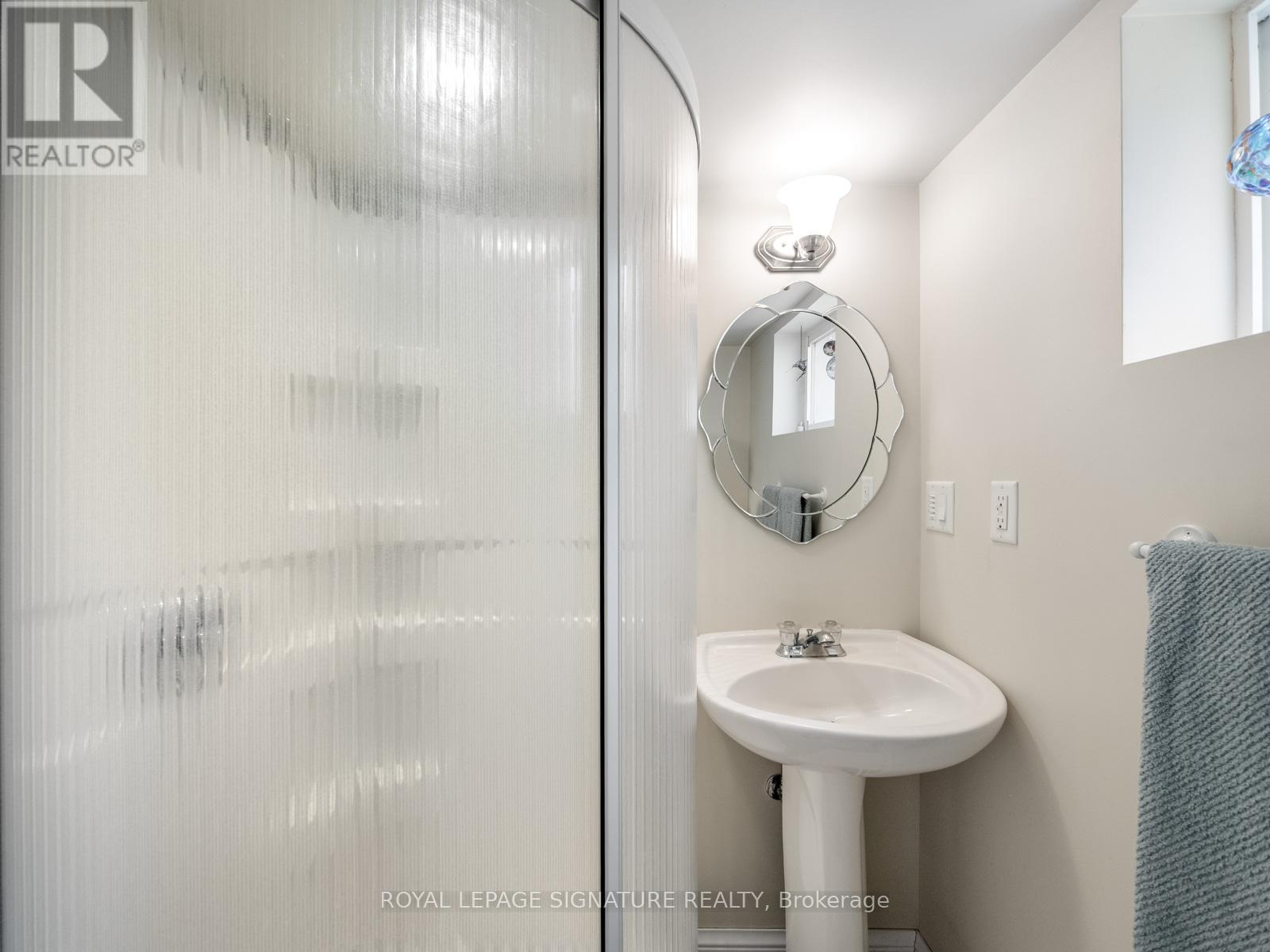 4 Kimbourne Avenue, Toronto, Ontario  M4J 4J2 - Photo 30 - E13546408