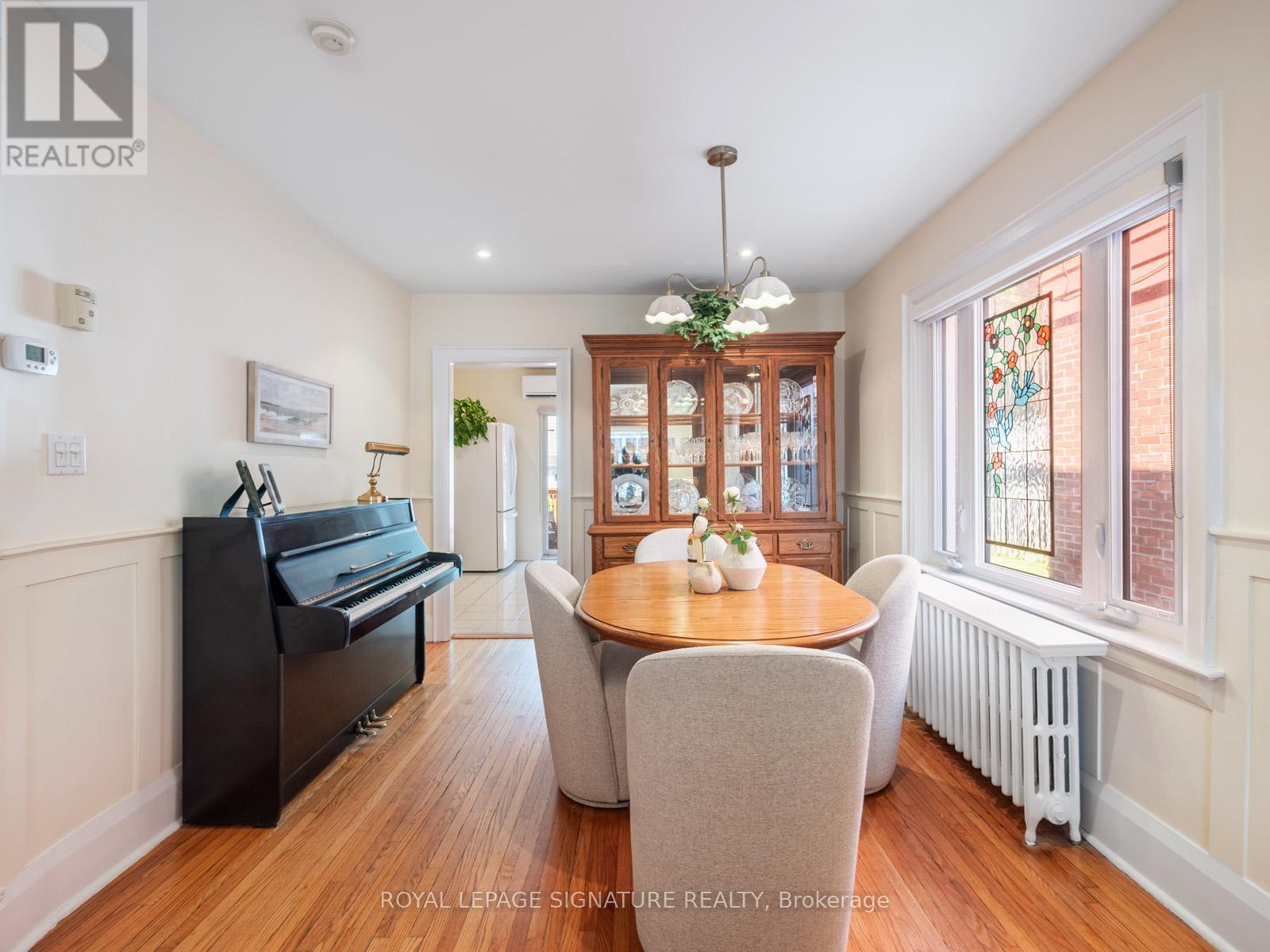4 Kimbourne Avenue, Toronto, Ontario  M4J 4J2 - Photo 9 - E13546408