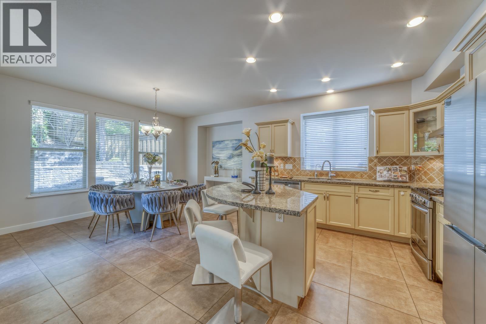 123 Maple Drive, Port Moody, British Columbia  V3H 0A7 - Photo 2 - R3144692