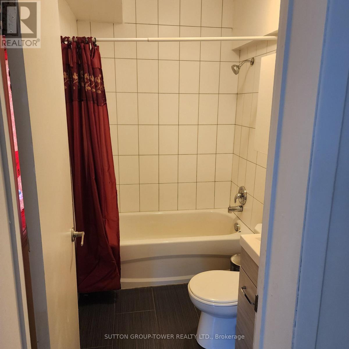 16 Russett Avenue, Toronto, Ontario  M6H 3M3 - Photo 6 - W13546358