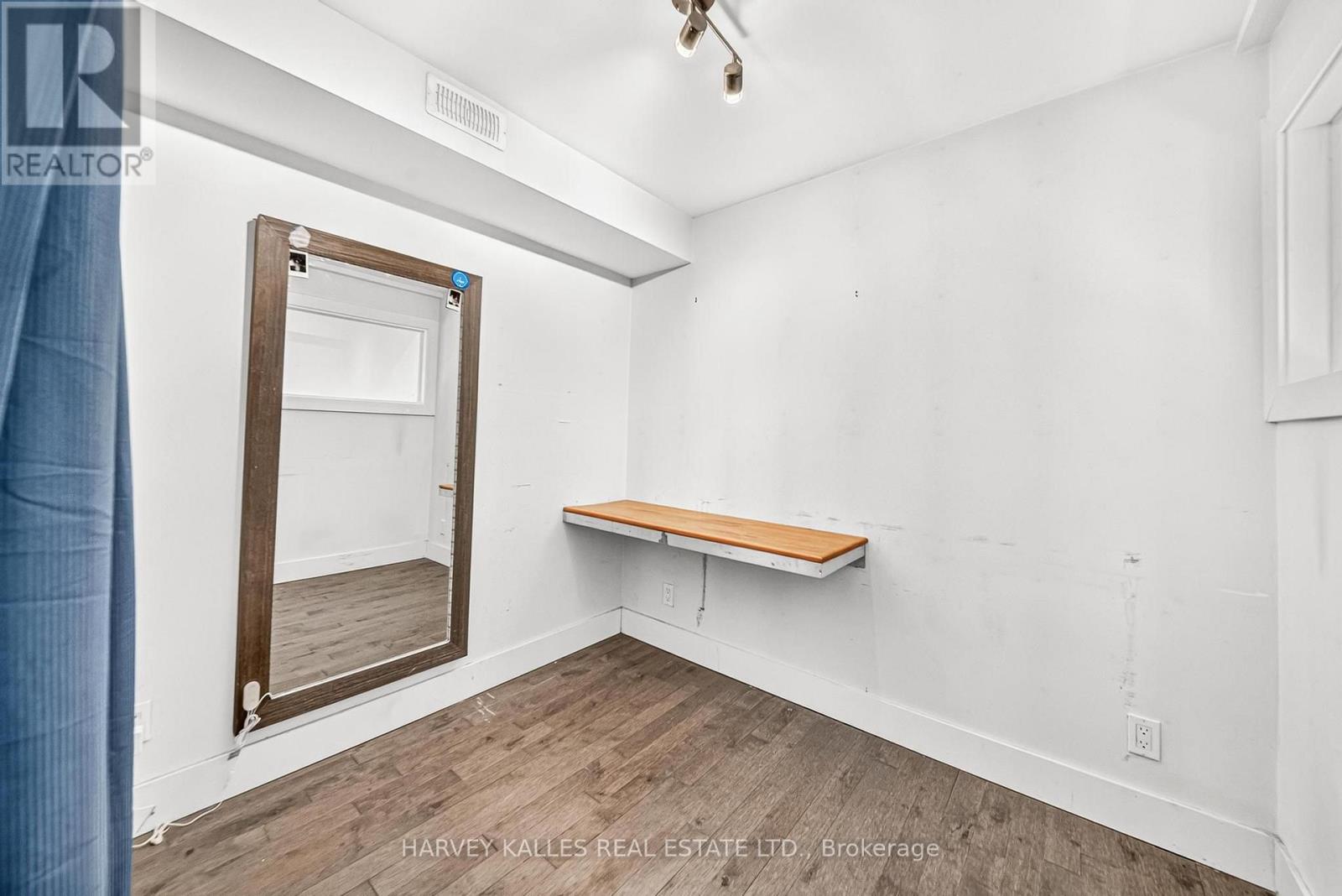 1 - 160 Lansdowne Avenue, Toronto, Ontario  M6K 2V9 - Photo 12 - W13546376