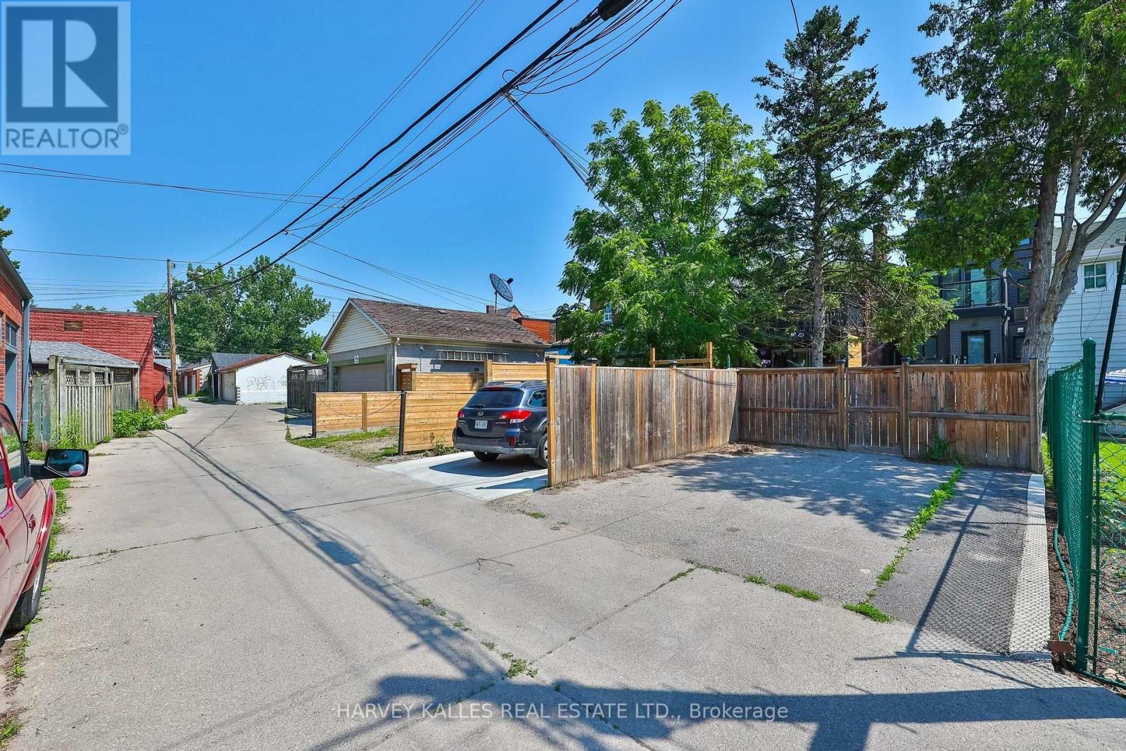 1 - 160 Lansdowne Avenue, Toronto, Ontario  M6K 2V9 - Photo 17 - W13546376