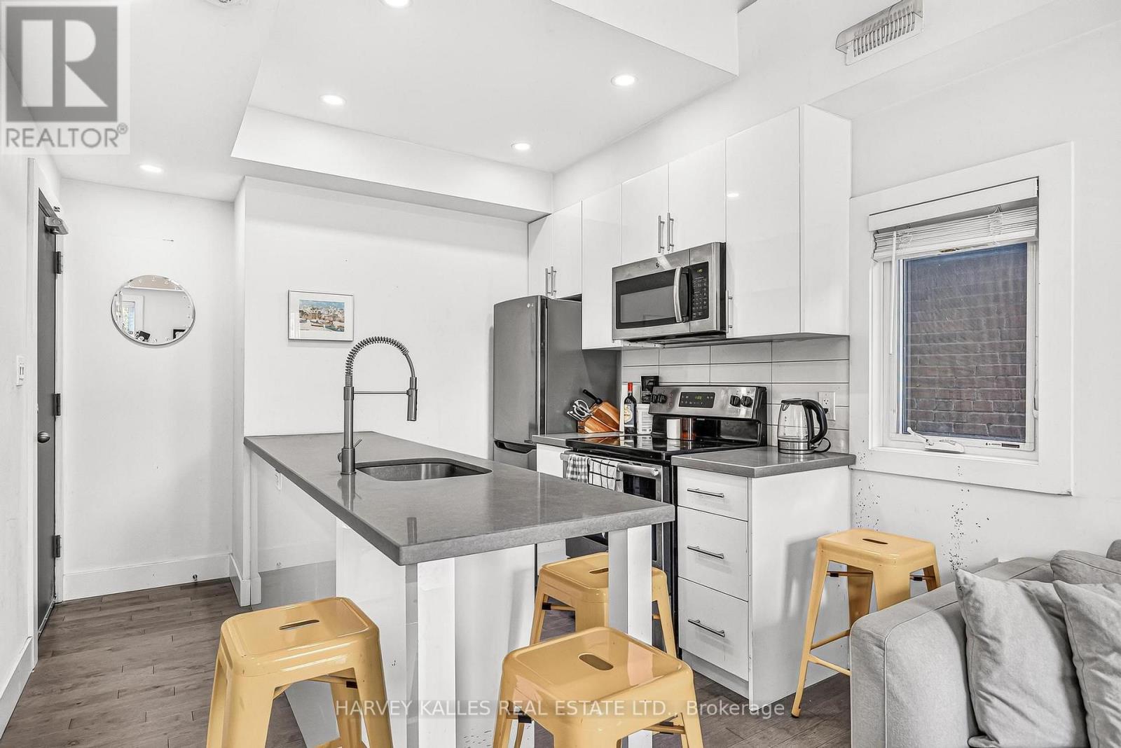 1 - 160 Lansdowne Avenue, Toronto, Ontario  M6K 2V9 - Photo 7 - W13546376