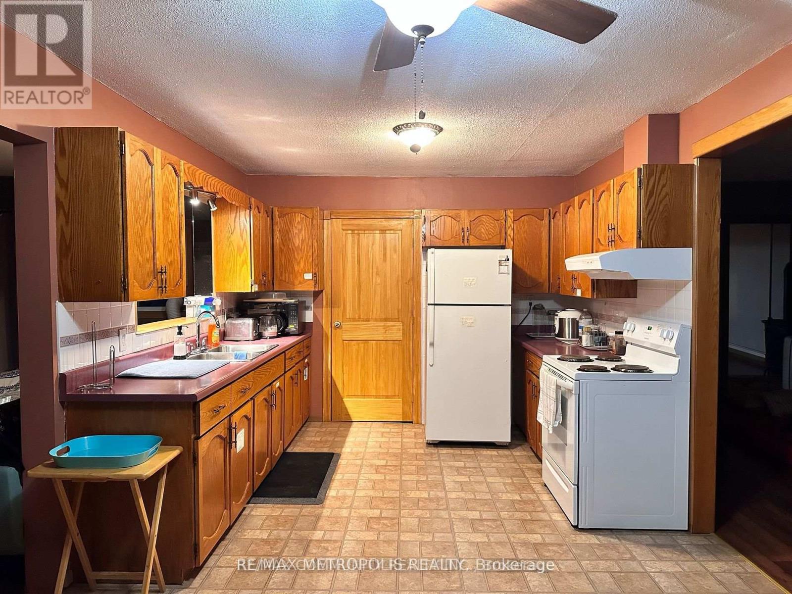 498 Hiscock Shores Road, Prince Edward County, Ontario  K0K 1L0 - Photo 12 - X13546350