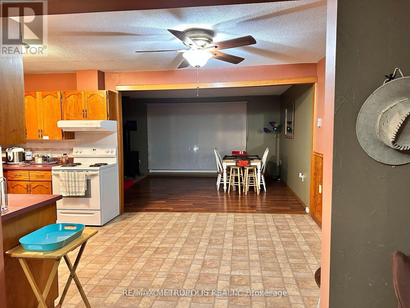 498 Hiscock Shores Road, Prince Edward County, Ontario  K0K 1L0 - Photo 16 - X13546350
