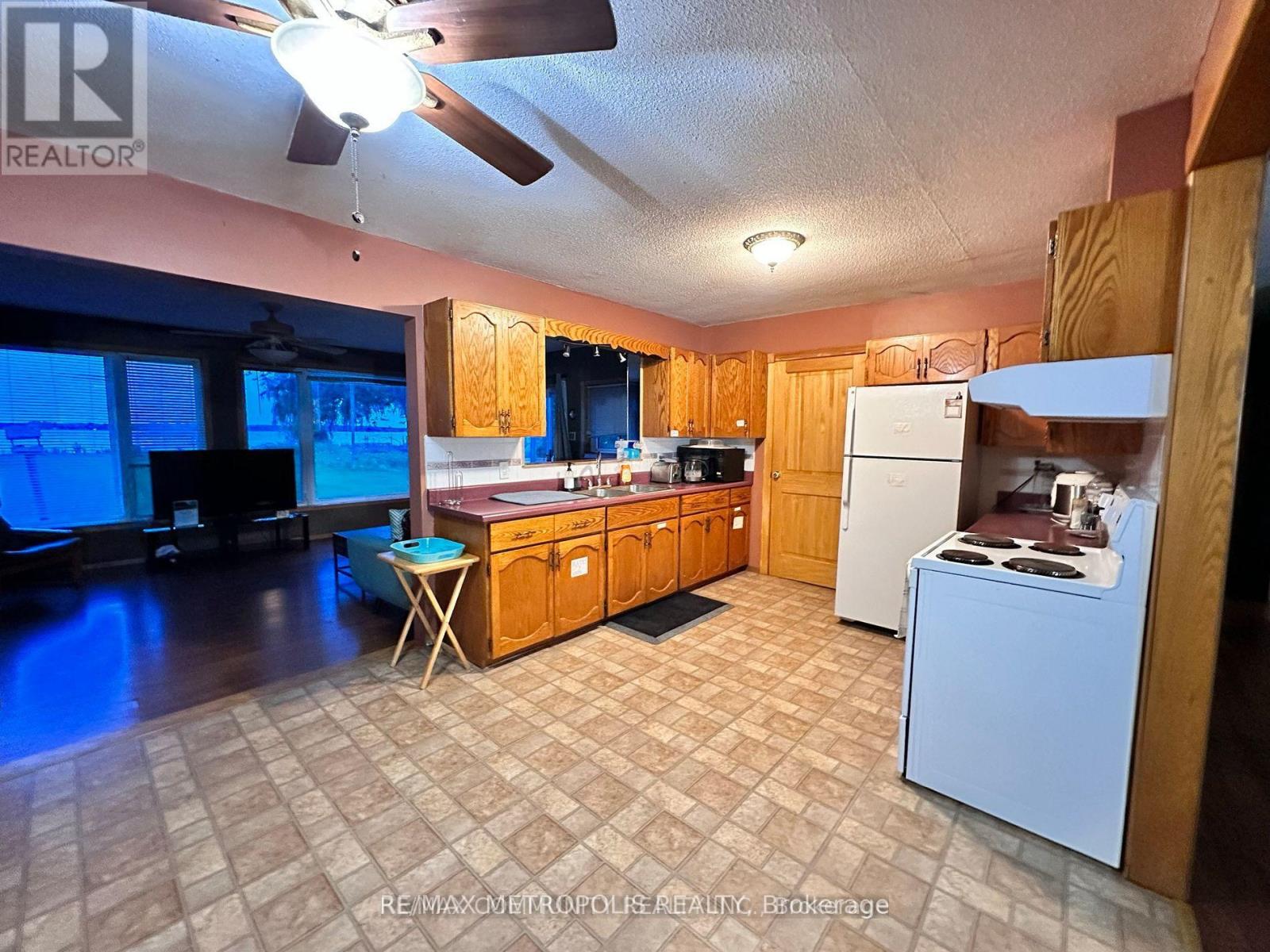498 Hiscock Shores Road, Prince Edward County, Ontario  K0K 1L0 - Photo 28 - X13546350