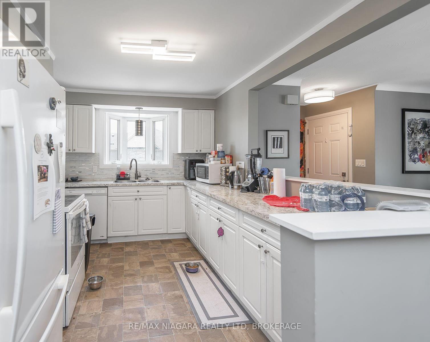 Upper - 58 Dorchester Boulevard, St. Catharines, Ontario  L2M 6V2 - Photo 11 - X13479864