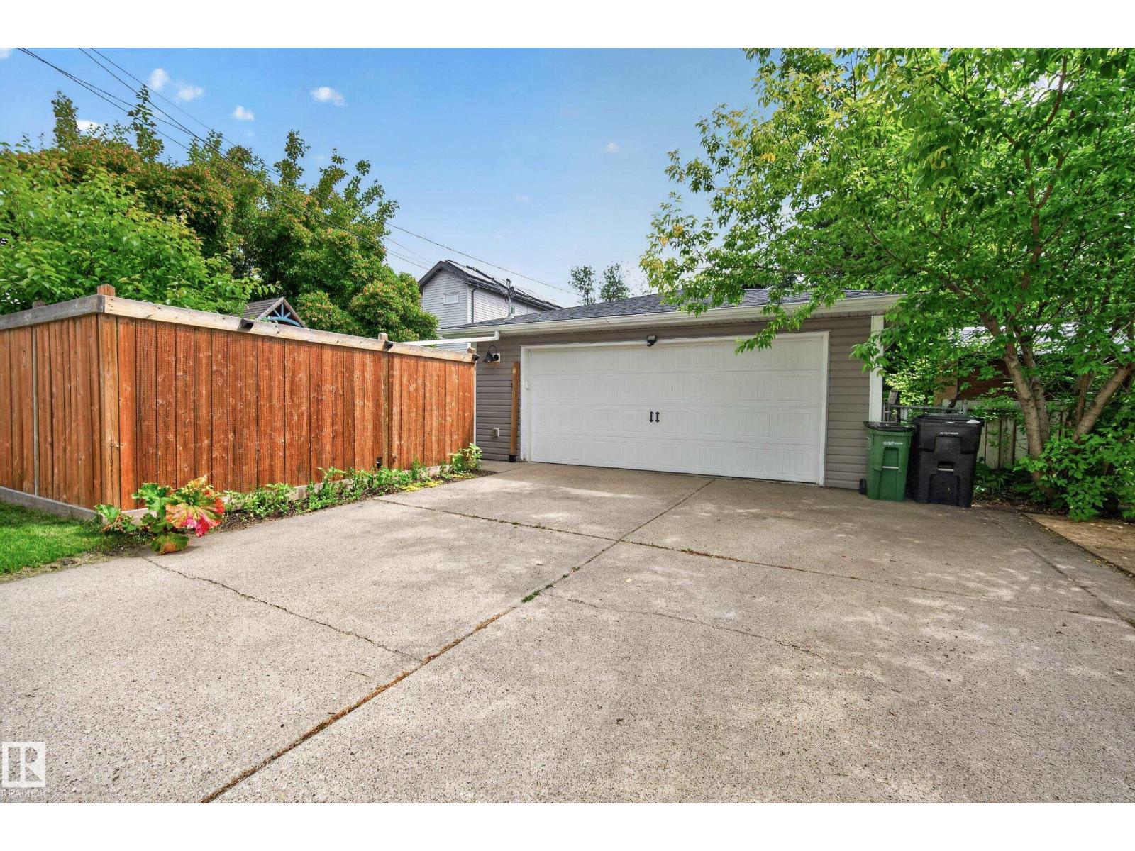 10804 135 St NW, Edmonton, Alberta  T5M 1J6 - Photo 48 - E4498035