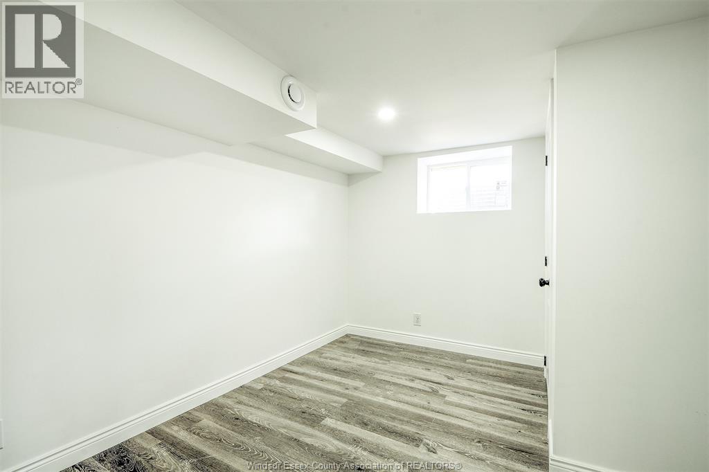 3076 Sandwich, Windsor, Ontario  N9C 1A4 - Photo 4 - 26016548