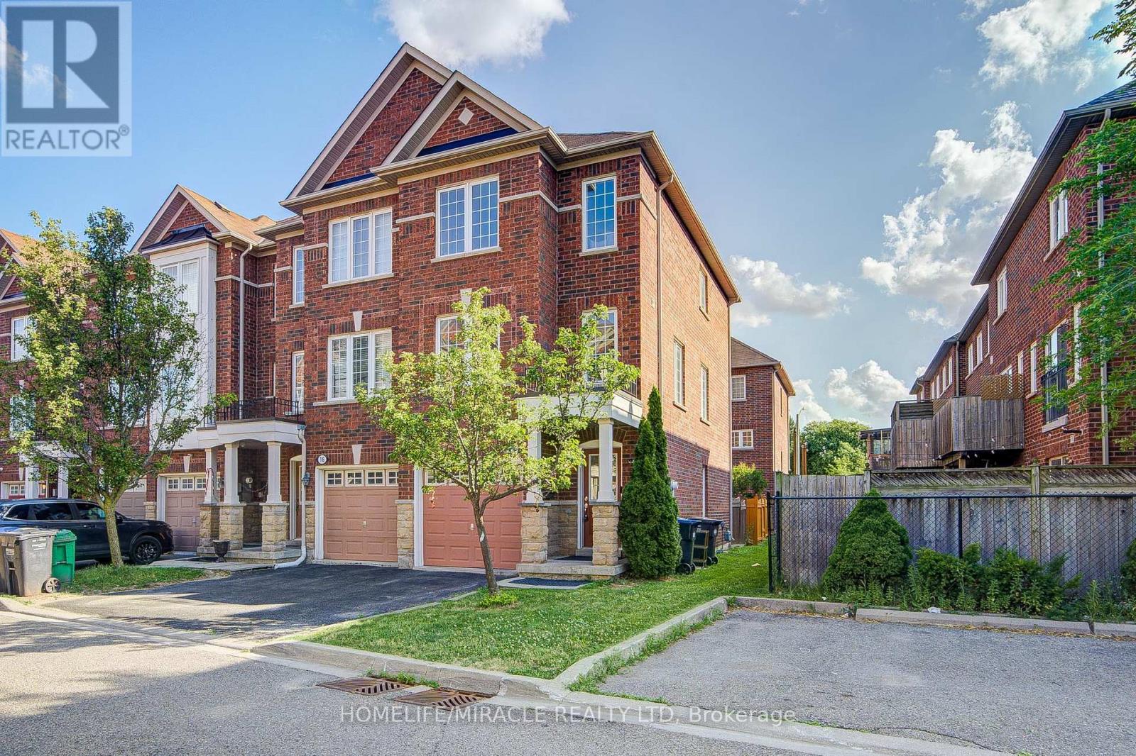 14 Rock Haven Lane, Brampton, Ontario  L6X 0H2 - Photo 2 - W13524268