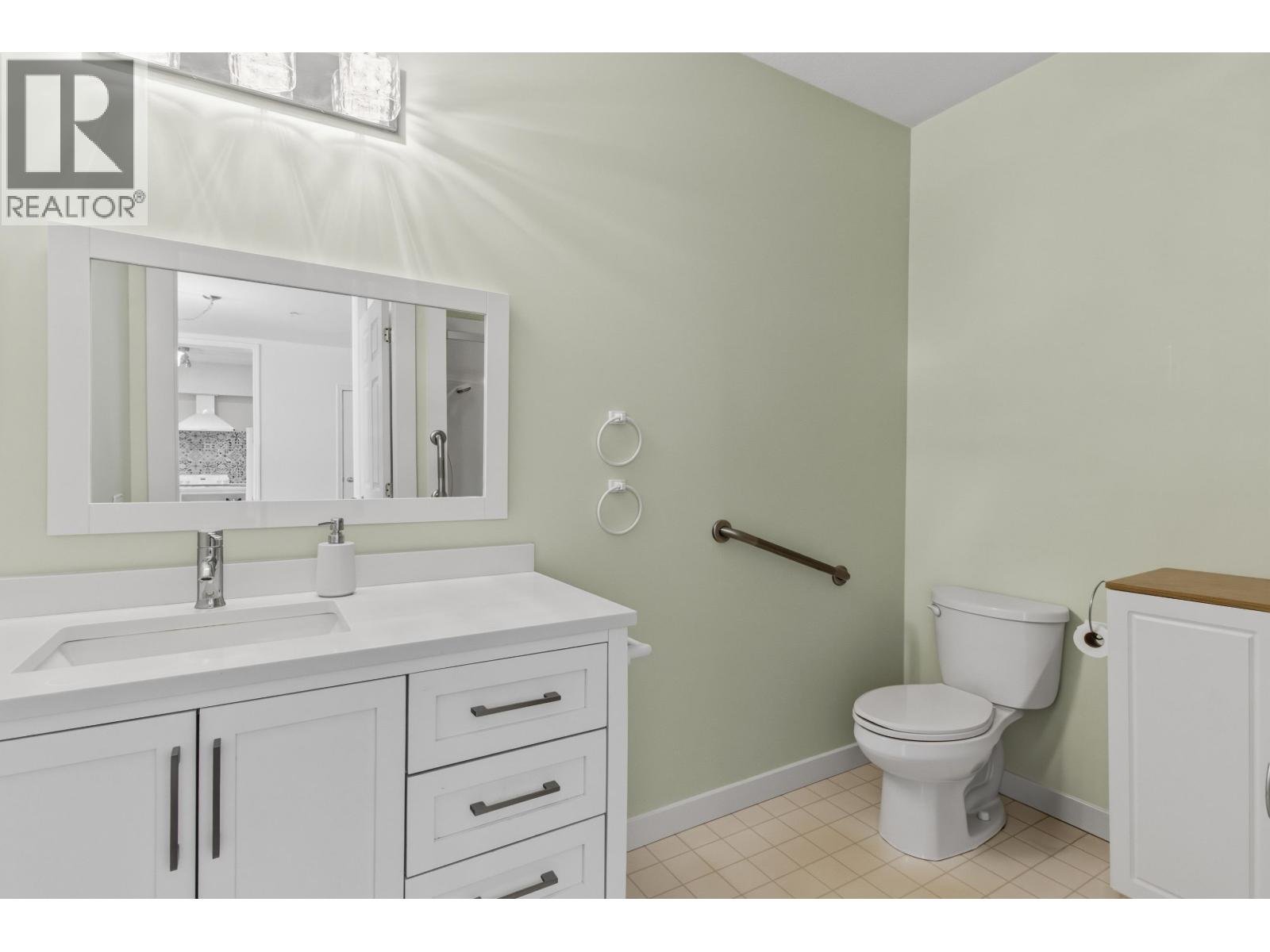 207 1203 Pemberton Avenue, Squamish, British Columbia  V8B 0J7 - Photo 11 - R3144773