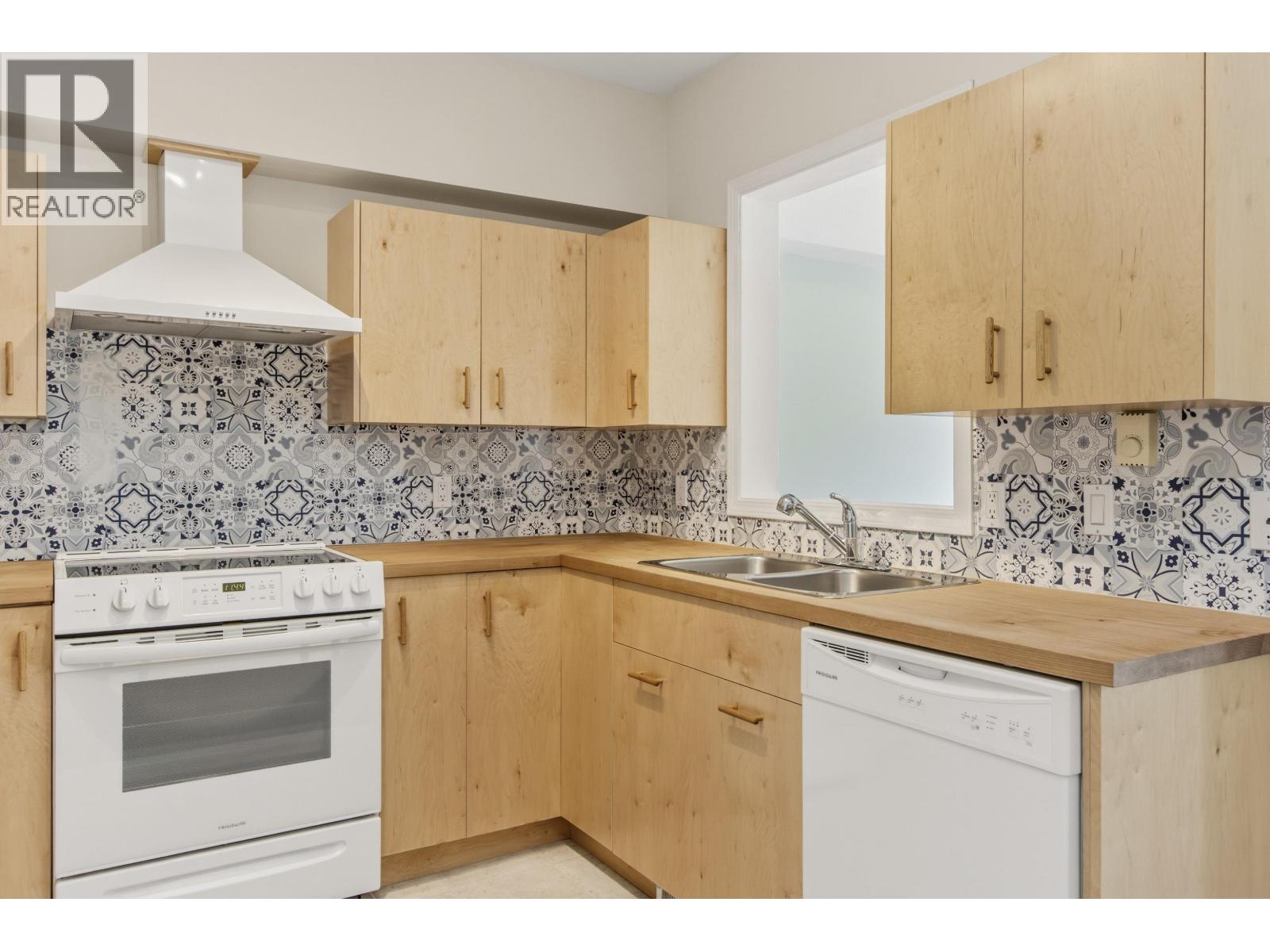 207 1203 Pemberton Avenue, Squamish, British Columbia  V8B 0J7 - Photo 7 - R3144773
