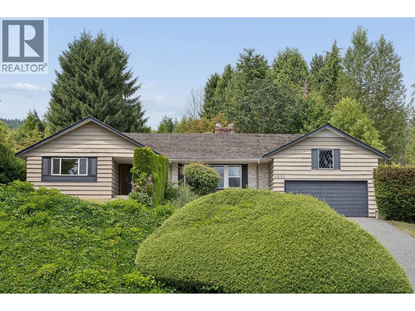 1211 CHARTWELL DRIVE, West Vancouver, British Columbia