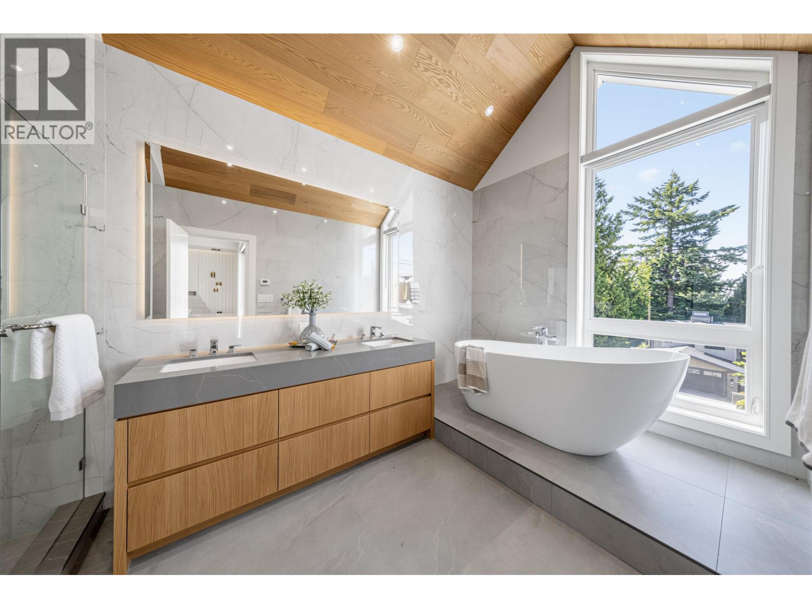 840 E 14th Street, North Vancouver, British Columbia  V7L 2P6 - Photo 24 - R3144771