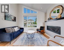8008 13TH AVENUE, Burnaby, British Columbia
