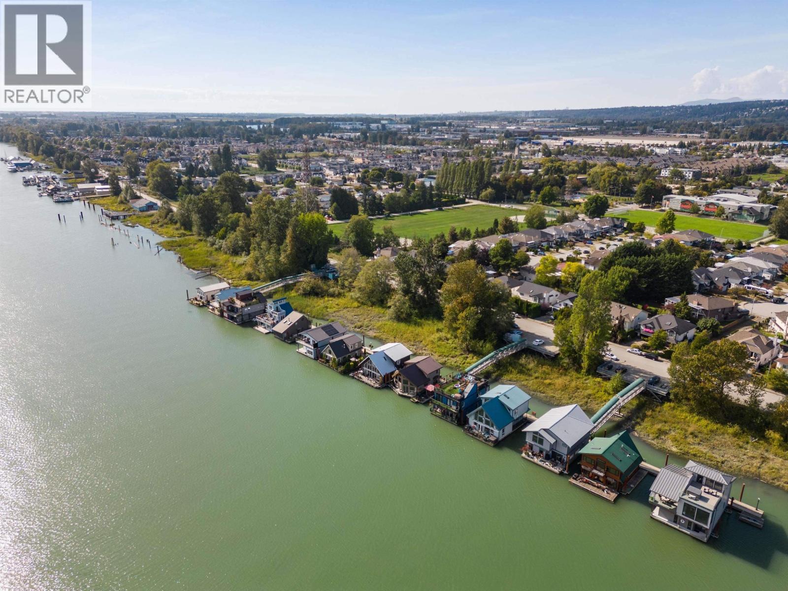 4 800 South Dyke Road, New Westminster, British Columbia  V3M 4Z8 - Photo 3 - R3144843