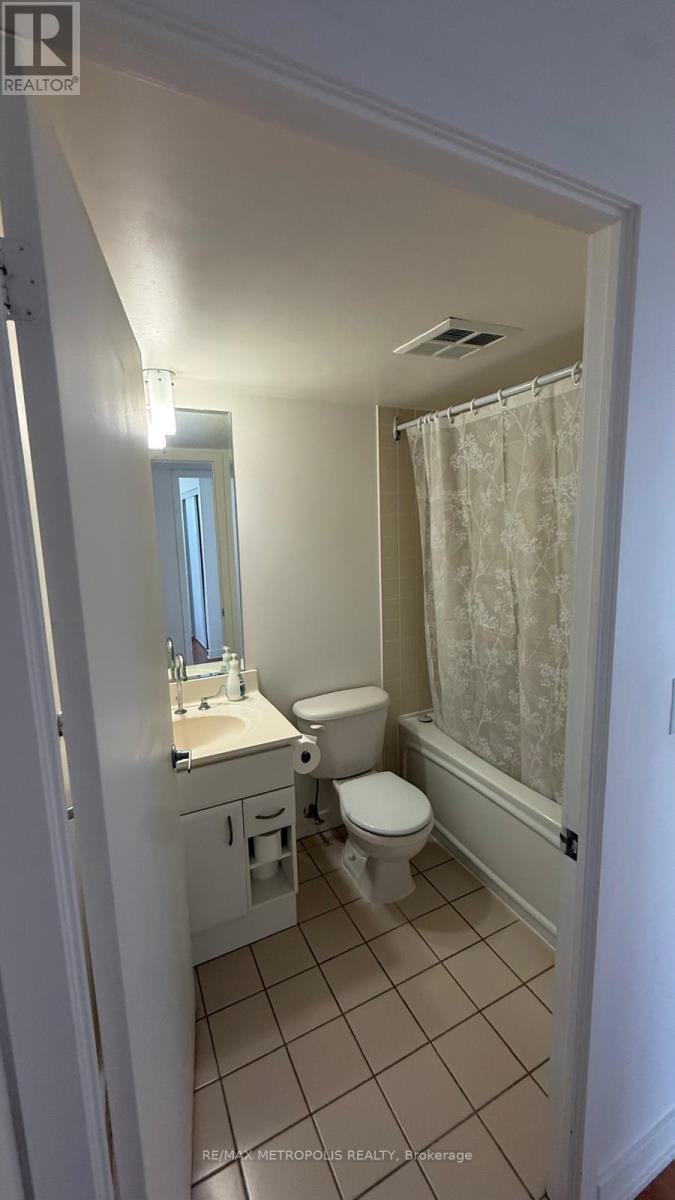 1203 - 36 LEE CENTRE DRIVE, Toronto (Woburn)