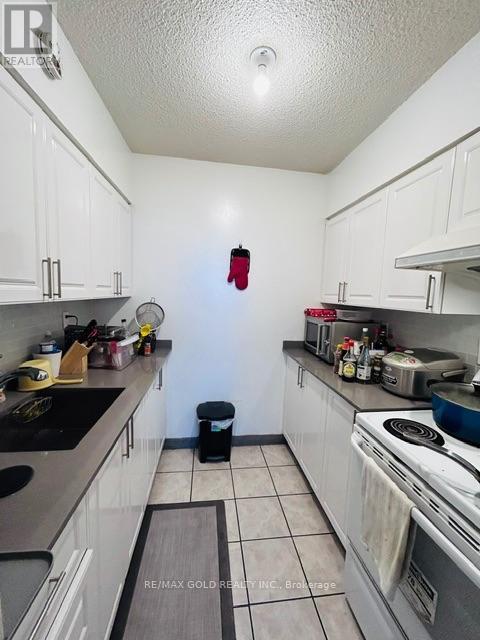 815 - 50 Lotherton Pathway, Toronto, Ontario  M6B 2G8 - Photo 11 - W13546464