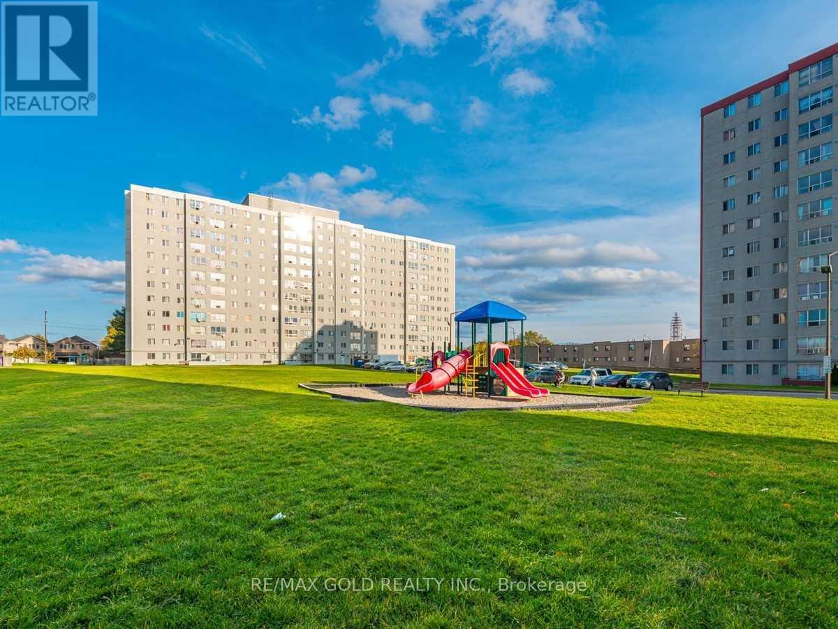 815 - 50 Lotherton Pathway, Toronto, Ontario  M6B 2G8 - Photo 17 - W13546464