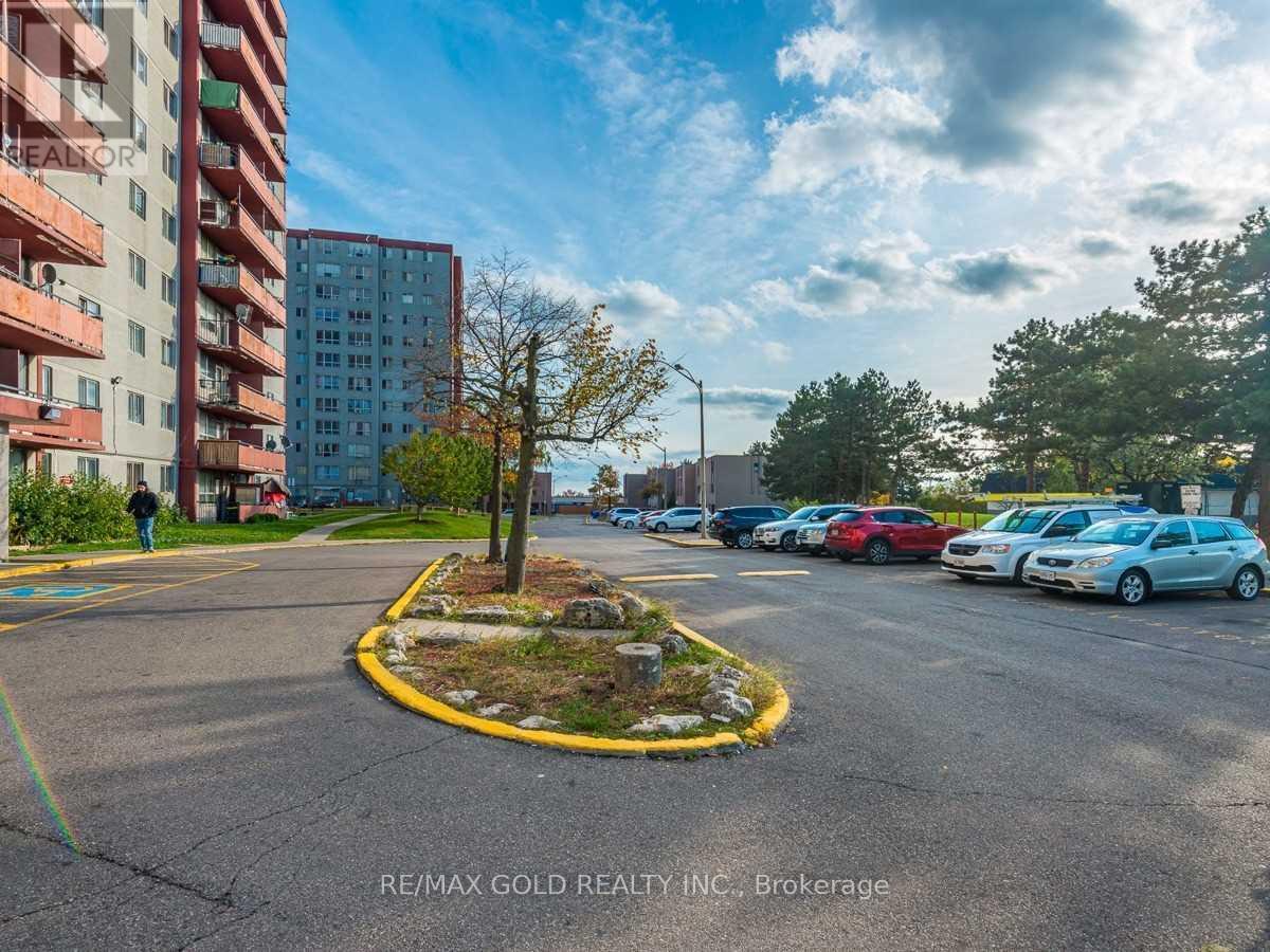 815 - 50 Lotherton Pathway, Toronto, Ontario  M6B 2G8 - Photo 19 - W13546464