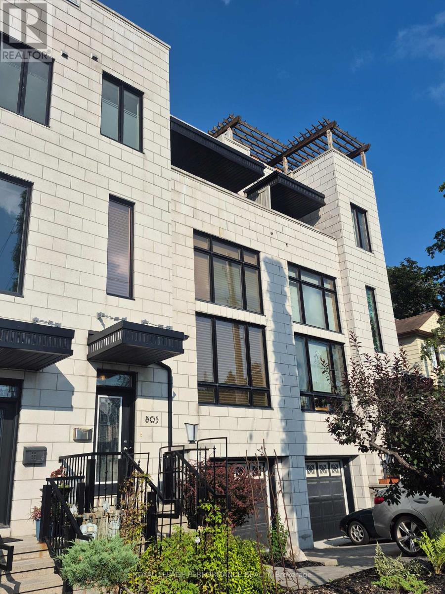 805 KINGSMERE AVENUE, Ottawa, Ontario