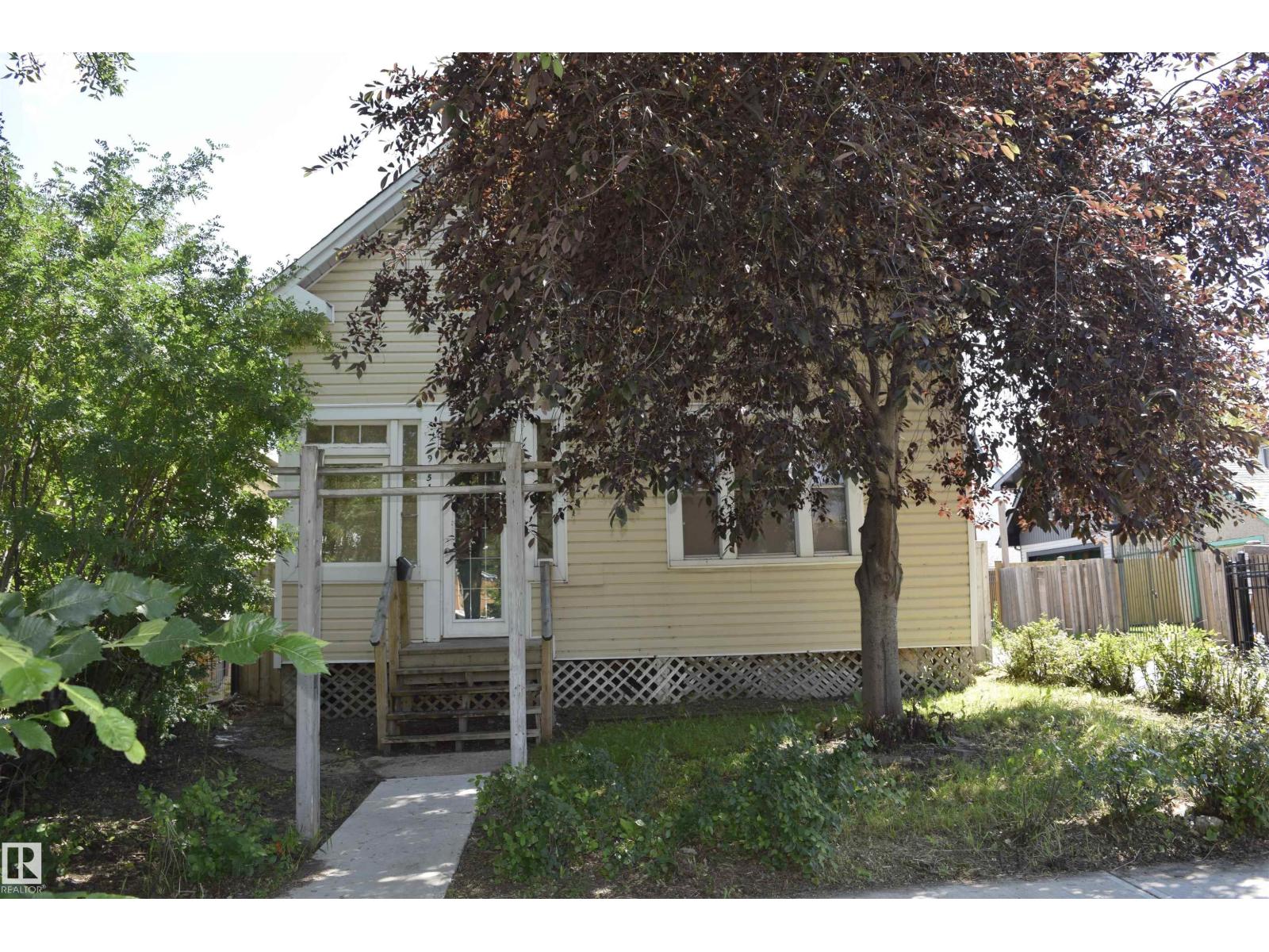 9551 106A AV NW, Edmonton